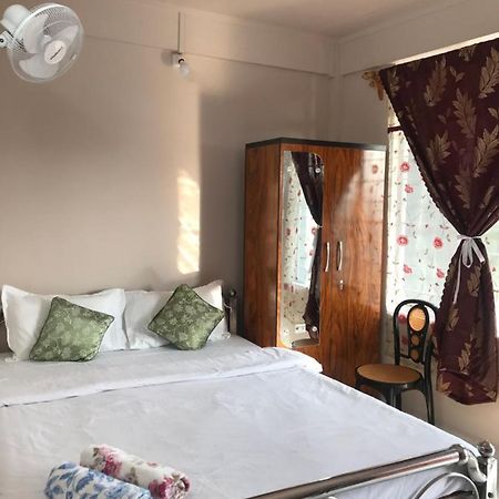 Living Roots Lodge Czerapuńdżi Zewnętrze zdjęcie